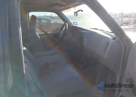 2001 Mazda B2300 Se/Sx z USA, uszkodzony, nr VIN 4F4YR12D01TM31850